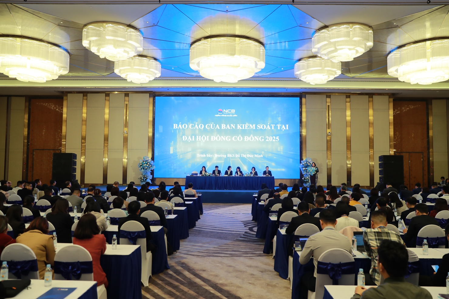 Quang cảnh ĐHĐCĐ của NCB.