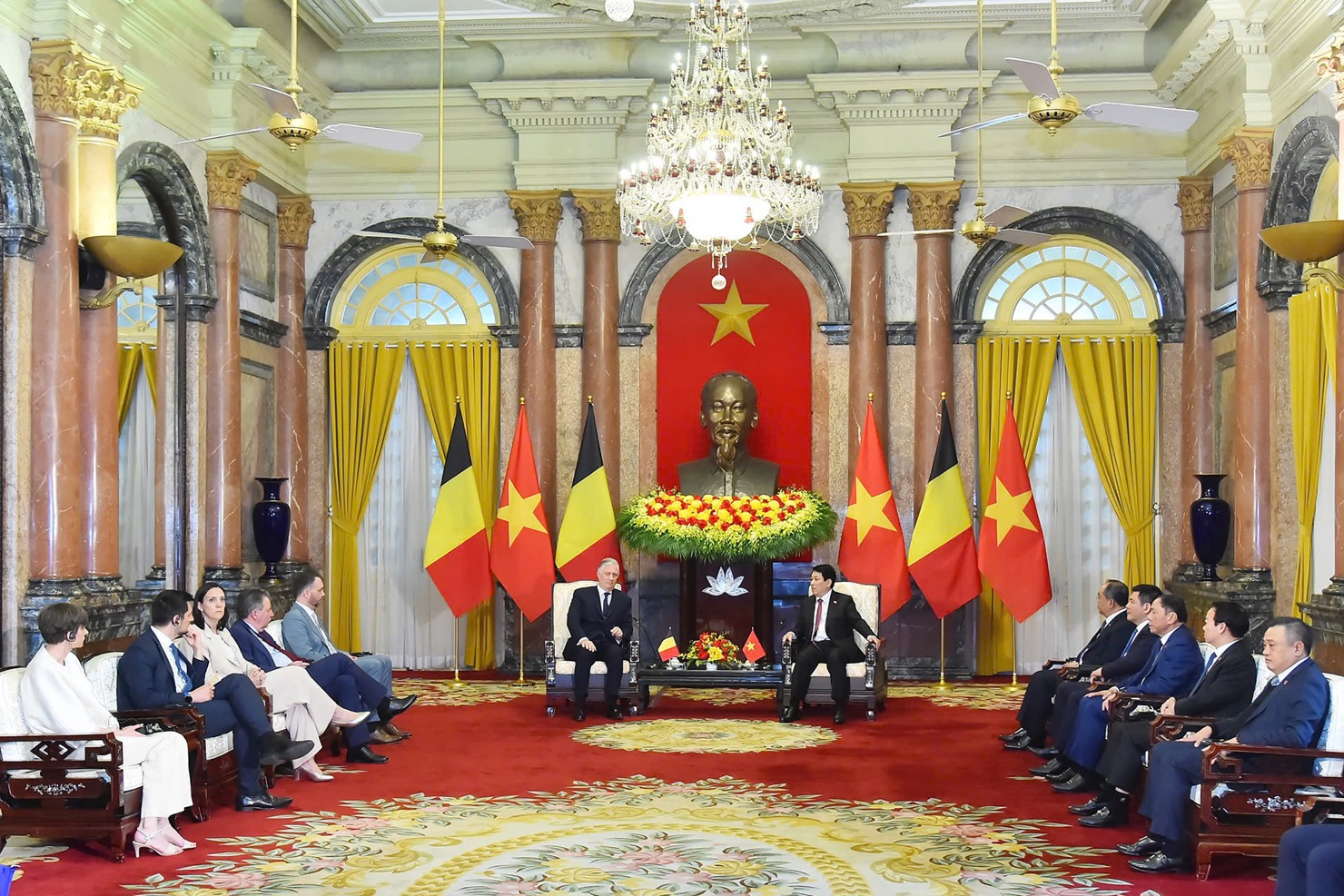 Chủ tịch nước Lương Cường v&agrave; Nh&agrave; vua Bỉ Philippe hội kiến - Ảnh: VGP/Nhật Bắc.