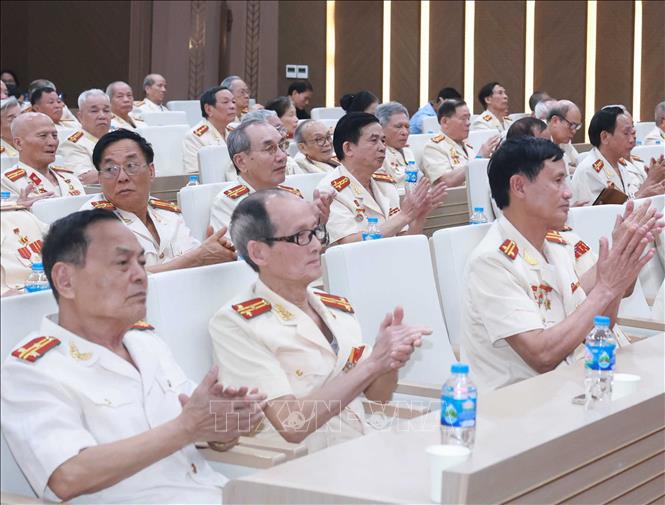 Các đại biểu tại buổi gặp mặt.