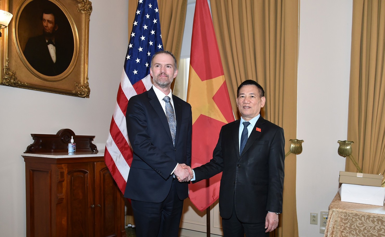 Ph&oacute; Thủ tướng Ch&iacute;nh phủ Hồ Đức Phớc v&agrave; Đại diện Thương mại Hoa Kỳ Jamieson Greer - Ảnh: VGP/Trần Mạnh.
