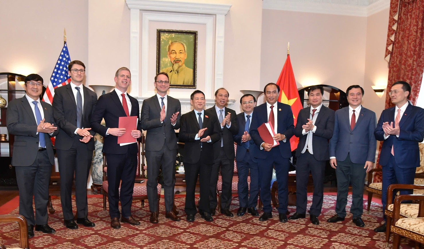 Lễ ký kết có sự chứng kiến của Phó Thủ tướng Chính phủ Hồ Đức Phớc và lãnh đạo cấp cao của Việt Nam. Ảnh: VJA