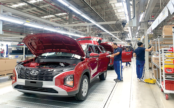 Lắp r&aacute;p &ocirc; t&ocirc; tại Nh&agrave; m&aacute;y &ocirc; t&ocirc; Hyundai Th&agrave;nh C&ocirc;ng (Khu c&ocirc;ng nghiệp Gi&aacute;n Khẩu, huyện Gia Viễn)
