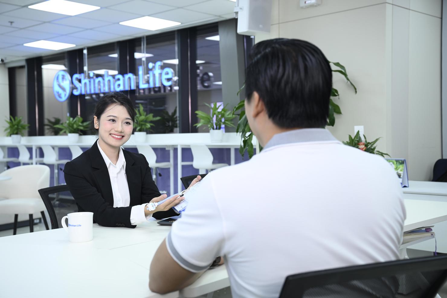Shinhan Life Việt Nam đang mở rộng hoạt động kinh doanh, đẩy mạnh c&aacute;c k&ecirc;nh ph&acirc;n phối để hướng tới mục ti&ecirc;u tăng trưởng to&agrave;n diện trong năm nay.