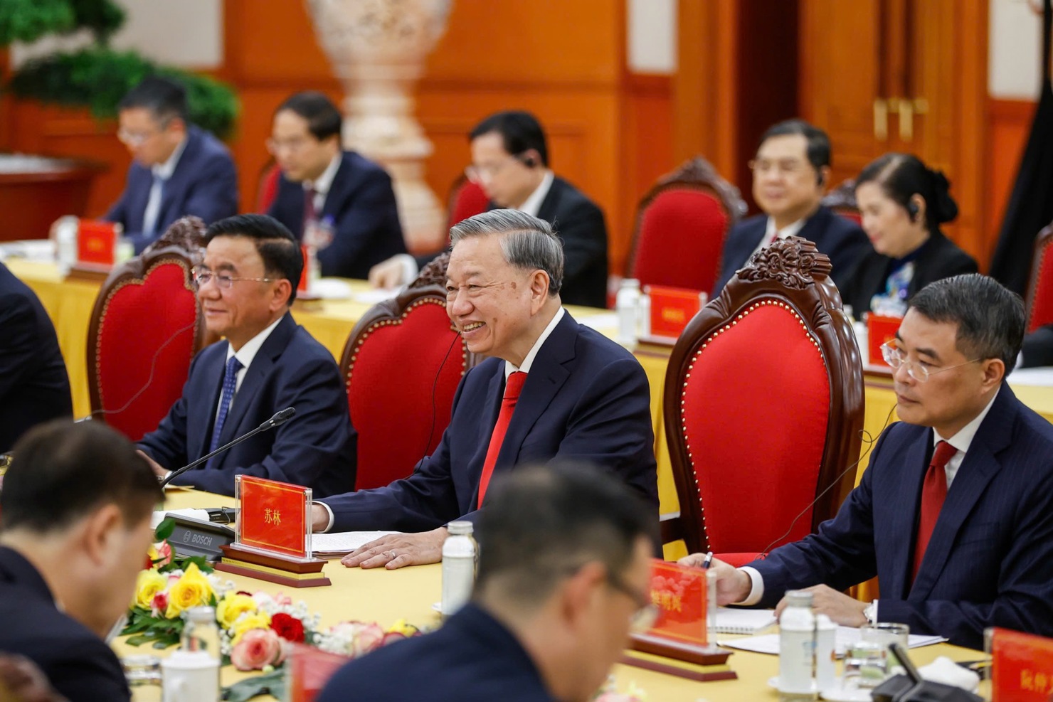 Tổng Bí thư Tô Lâm nhấn mạnh Đảng, Nhà nước Việt Nam luôn coi phát triển quan hệ với Trung Quốc là yêu cầu khách quan, lựa chọn chiến lược và ưu tiên hàng đầu trong tổng thể đường lối đối ngoại của Việt Nam - Ảnh: VGP/Nhật Bắc. 