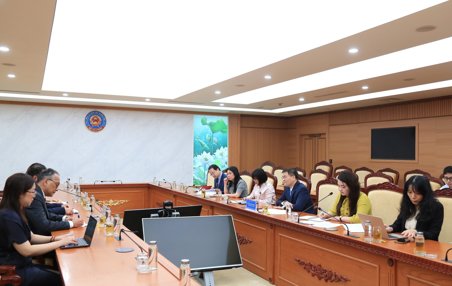 Quang cảnh buổi l&agrave;m việc với đại diện&nbsp;WRI v&agrave;&nbsp;P4G. Ảnh: Q. H&ugrave;ng