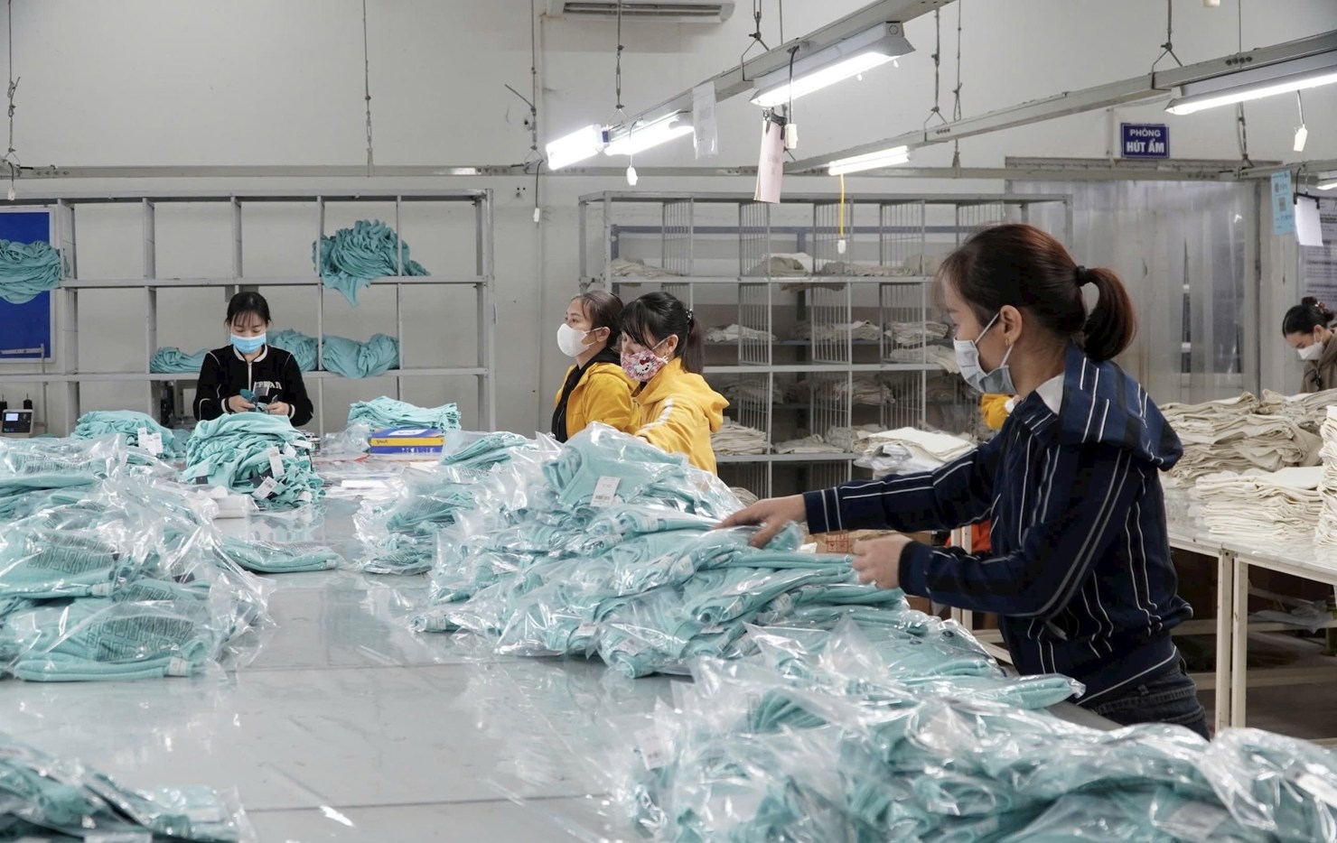 S&agrave;n xuất tại C&ocirc;ng ty CP Dệt may Vinatex Ho&agrave;ng Mai