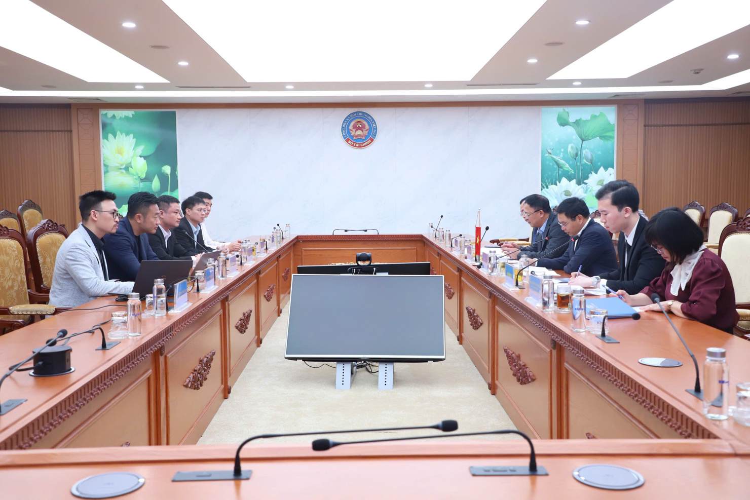 Toàn cảnh buổi làm việc.