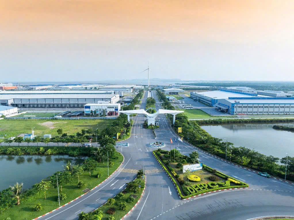  Cổng ngoài KCN DEEP C, thành phố Hải Phòng