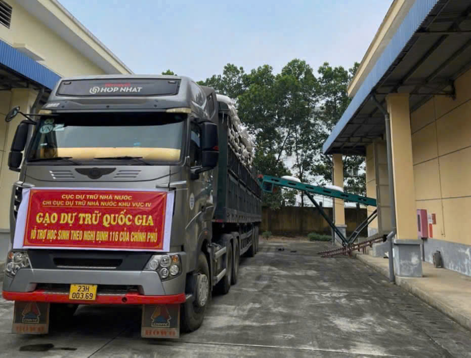 4 tháng đầu năm 2025, Chi cục DTNN khu vực IV đã hoàn thành xuất cấp 10.758.383 tấn gạo DTQG hỗ trợ người dân các địa phương.