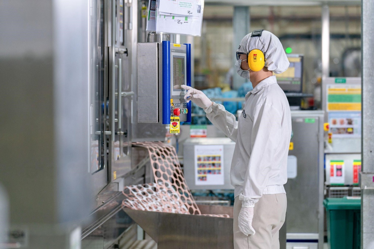 Nhà máy Nestlé Trị An được đầu tư dây chuyền sản xuất với công nghệ hiện đại.
