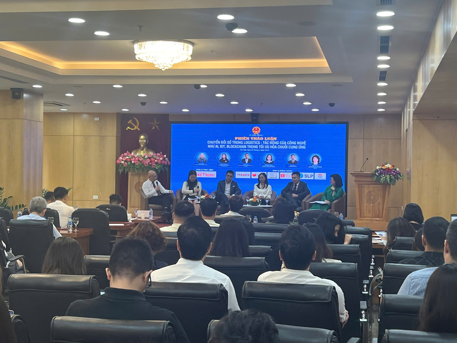 Hội thảo &ldquo;Cơ hội để Logistics ph&aacute;t triển bền vững trong kỷ nguy&ecirc;n 4.0&rdquo;