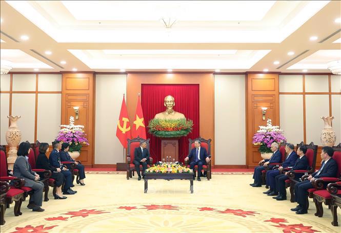 Đại sứ khẳng định Đại sứ quán Philippines sẽ nỗ lực hết sức mình để thúc đẩy quan hệ Đối tác Chiến lược giữa hai nước phát triển sâu rộng, thực chất và hiệu quả hơn nữa trên tất cả các lĩnh vực - Ảnh: TTXVN. 