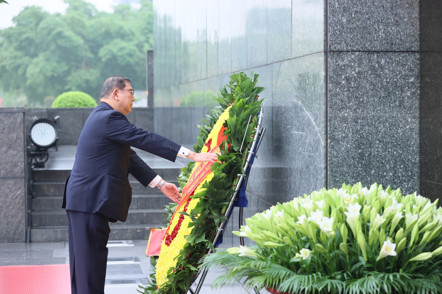 Thủ tướng Phạm Minh Chính chủ trì Lễ đón Thủ tướng Nhật Bản Ishiba Shigeru - Ảnh 1