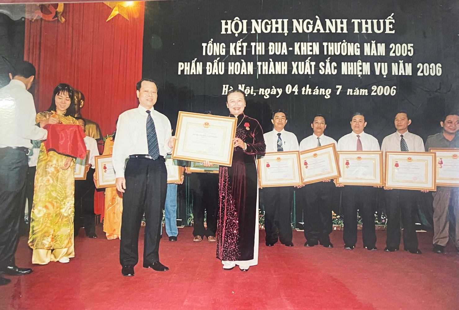 Nửa thế kỷ trên dòng sông thuế - Ảnh 1