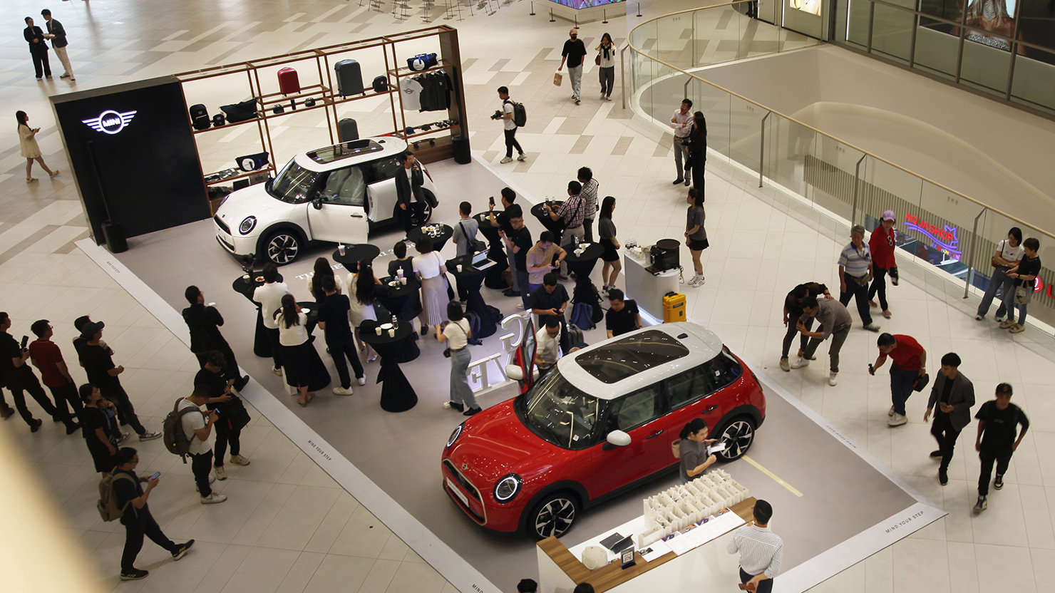 Từ cột mốc tái định vị thương hiệu vào năm 2001, thương hiệu MINI liên tục nâng cấp, giới thiệu nhiều phiên bản mới cho các dòng xe danh tiếng, tạo nên xu hướng mới trong giới yêu thích xe.