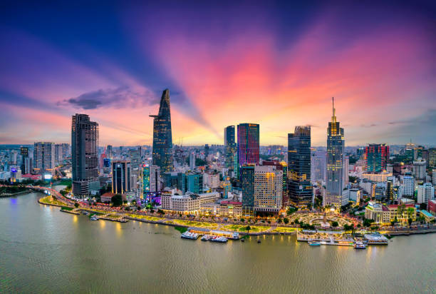 TP. Hồ Chí Minh là điểm sáng dẫn đầu cả nước về năng lực thu hút và khả năng hấp thụ vốn ĐTNN. 