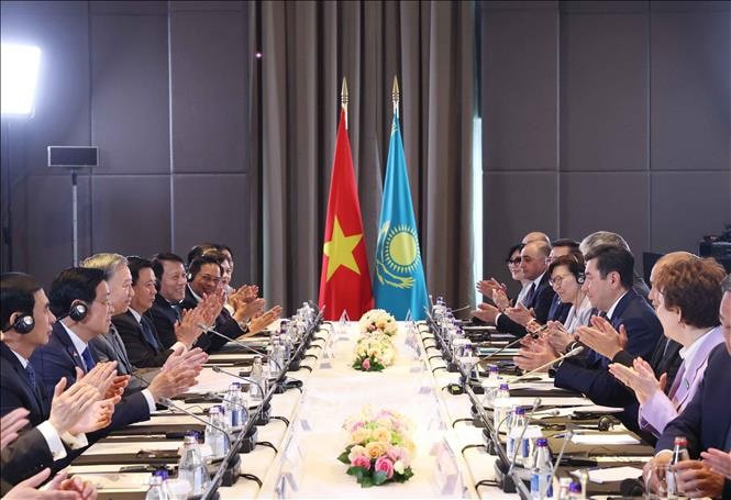 Tổng Bí thư Tô Lâm hội kiến Chủ tịch Hạ viện Kazakhstan kiêm Chủ tịch Đảng Amanat - Ảnh 1
