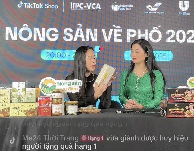 Phi&ecirc;n livestream N&ocirc;ng sản về Phố 2025.