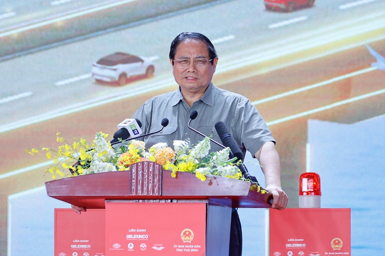 Ph&aacute;t huy kinh nghiệm từ c&aacute;c dự &aacute;n cao tốc tr&ecirc;n cả nước thời gian qua, Thủ tướng đề nghị r&uacute;t ngắn thời gian, phấn đấu vượt tiến độ dự &aacute;n cao tốc qua Nam Định, Th&aacute;i B&igrave;nh &iacute;t nhất 6 th&aacute;ng, phấn đấu ho&agrave;n th&agrave;nh trong năm 2026.