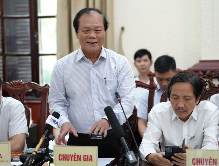 GS.TS. Phan Trung L&yacute; đề xuất cần&nbsp;quy định kh&aacute;i niệm về Ủy ban nh&acirc;n d&acirc;n, Hội đồng nh&acirc;n d&acirc;n một c&aacute;ch rộng hơn.