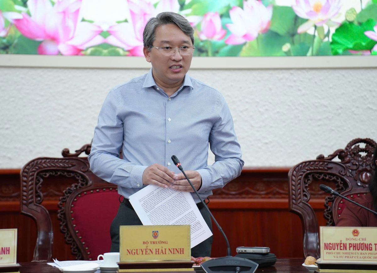 Bộ trưởng Nguyễn Hải Ninh ph&aacute;t biểu tại Hội nghị.