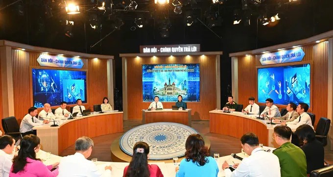 TP. Hồ Chí Minh khẳng định, tiếp tục phát triển chính quyền số, cải cách hành chính, tăng cường ứng dụng trí tuệ nhân tạo (AI) và tạo thuận lợi tối đa cho người dân, doanh nghiệp. Ảnh: ST