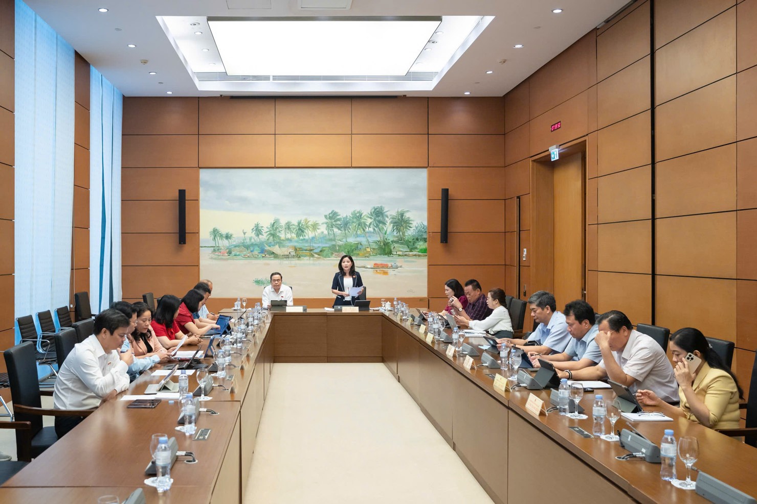 Chủ tịch Quốc hội Trần Thanh Mẫn tham gia phi&ecirc;n thảo luận tại Tổ 13.&nbsp;Ảnh: Phạm Thắng