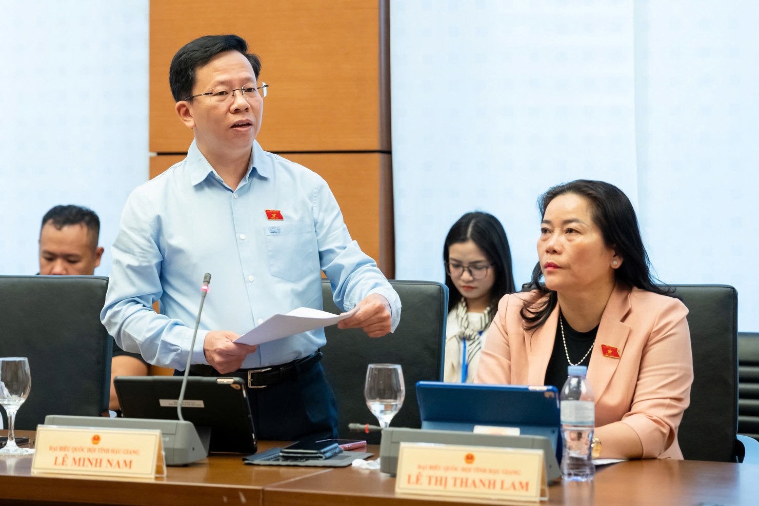 ĐBQH L&ecirc; Minh Nam (Hậu Giang) ph&aacute;t biểu tại phi&ecirc;n thảo luận tổ.&nbsp;Ảnh: Phạm Thắng