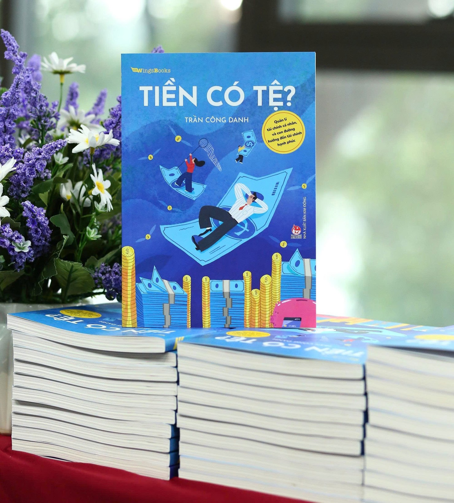 Cuốn s&aacute;ch&nbsp;&ldquo;Tiền c&oacute; tệ? &ndash; Quản l&iacute; t&agrave;i ch&iacute;nh c&aacute; nh&acirc;n, v&agrave; con đường hướng đến t&agrave;i ch&iacute;nh hạnh ph&uacute;c&rdquo;. Ảnh: NXB Kim Đồng