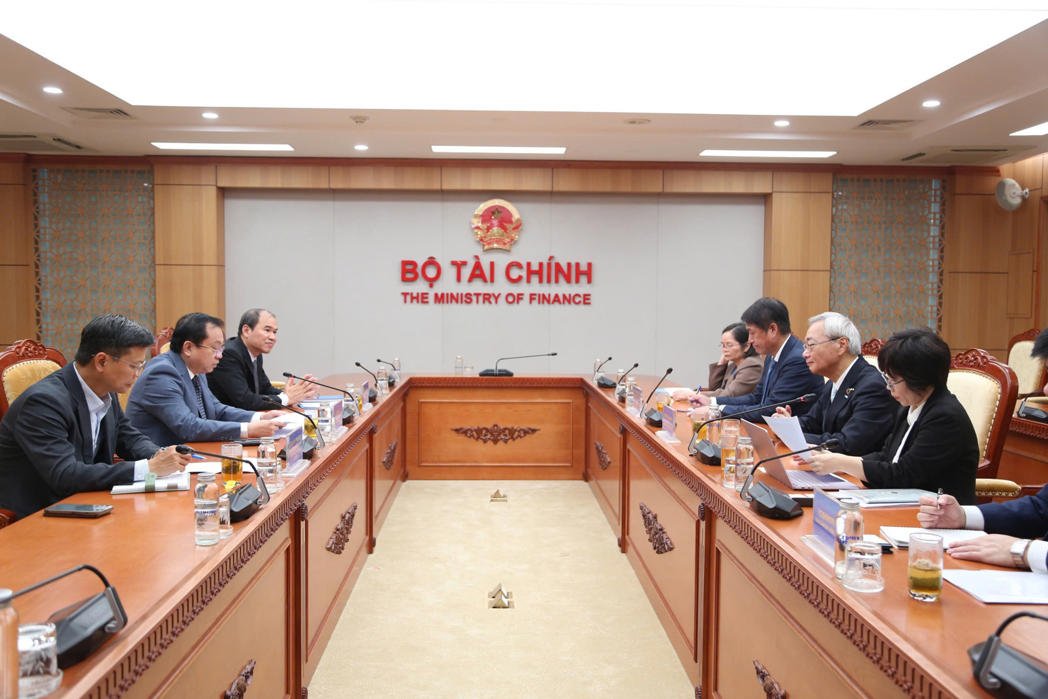 Toàn cảnh buổi làm việc.