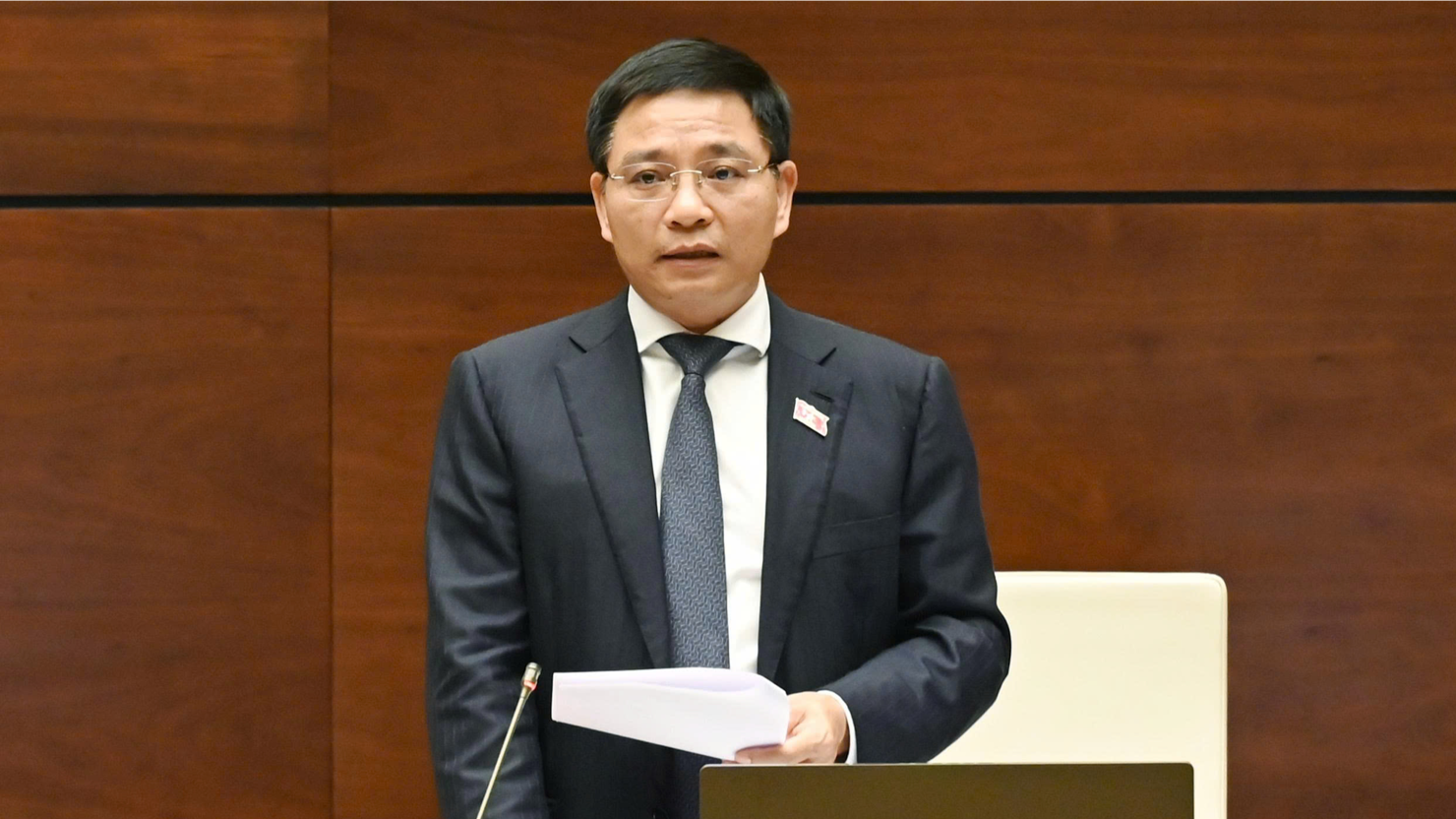 Bộ trưởng Bộ Tài chính Nguyễn Văn Thắng làm rõ ý kiển đại biểu nêu về giảm thuế giá trị gia tăng.