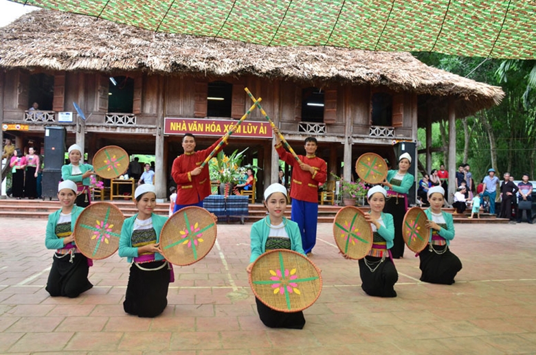 Mỗi điểm du lịch cộng đồng tại tỉnh Hòa Bình đều dựa trên nền tảng nguồn tài nguyên phong phú, kết hợp giữa nông nghiệp và du lịch, góp phần tăng thu nhập, cải thiện sinh kế cho người dân