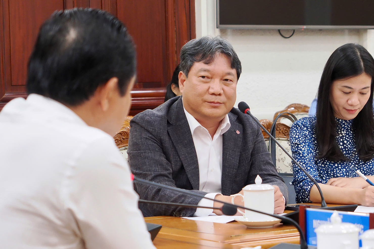 &Ocirc;ng Jun Sung Ho - Tổng Gi&aacute;m đốc Lotte Properties HCMC đưa ra nhiều kiến nghị. Ảnh: PT