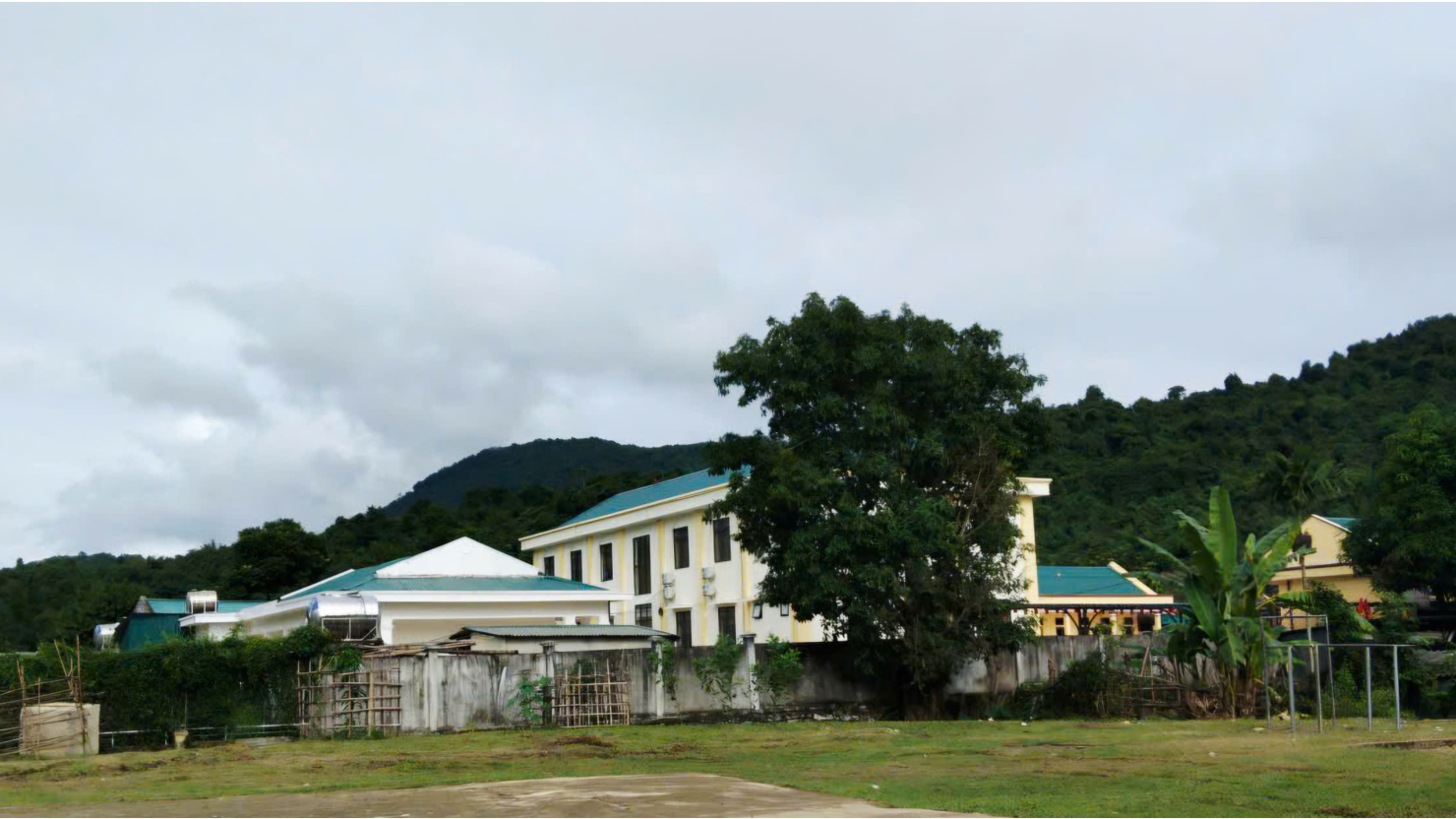 Ngôi trường mới khang trang vùng cao Nghệ An - biểu tượng của niềm tin vào chính sách dân tộc.