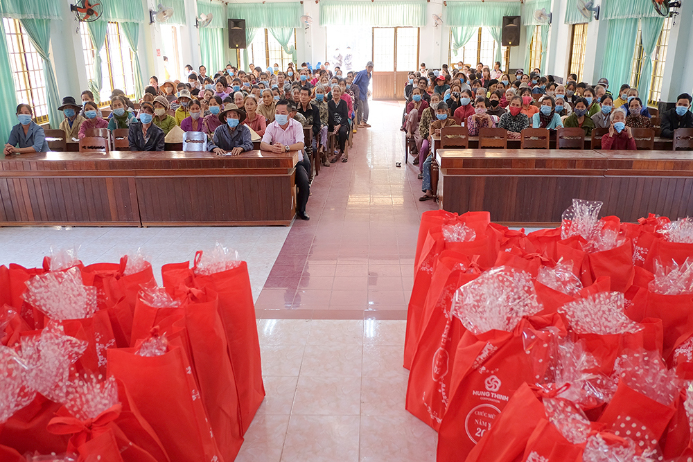 Những phần qu&agrave; Tết của Tập đo&agrave;n Hưng Thịnh đ&atilde; sẵn s&agrave;ng gửi đến b&agrave; con thay cho lời ch&uacute;c mừng năm mới ấm &aacute;p v&agrave; an vui. Ảnh Tập đo&agrave;n Hưng Thịnh.