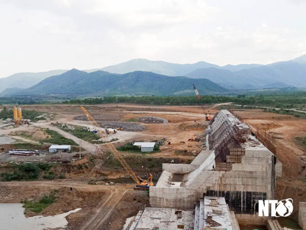 Các đơn vị đẩy nhanh tiến độ thi công Dự án hồ chứa nước Sông Than. Ảnh: H. Lâm
