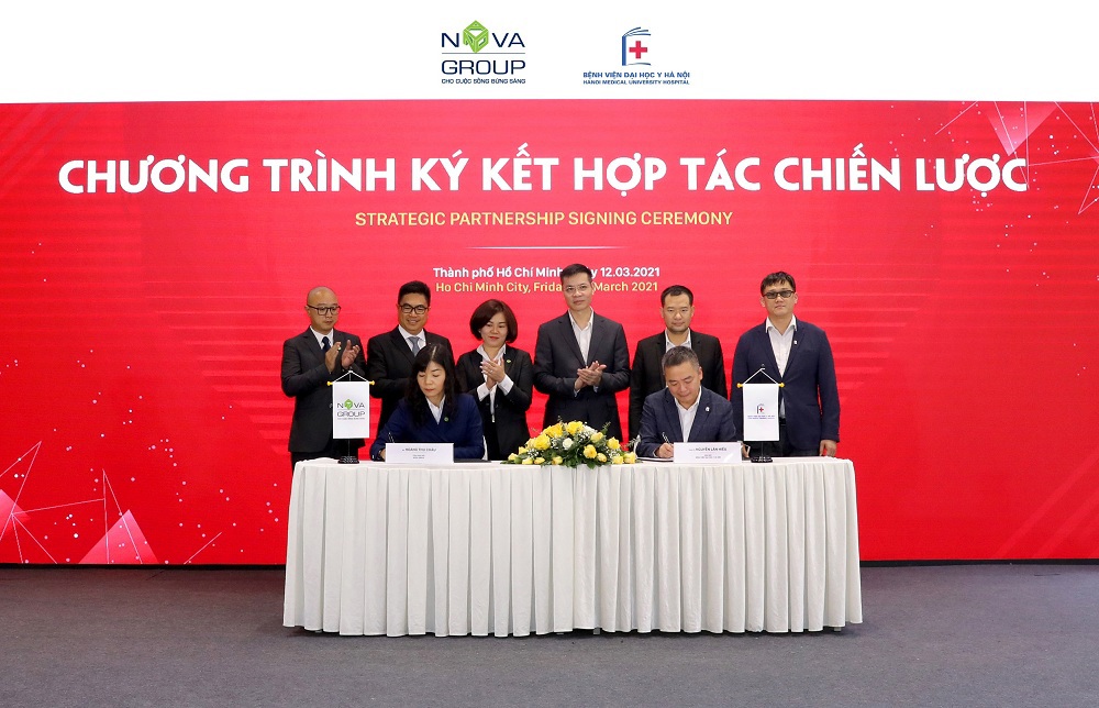 Nova Group ký kết hợp tác chiến lược với Bệnh viện Đại học Y Hà Nội. Ảnh Novaland