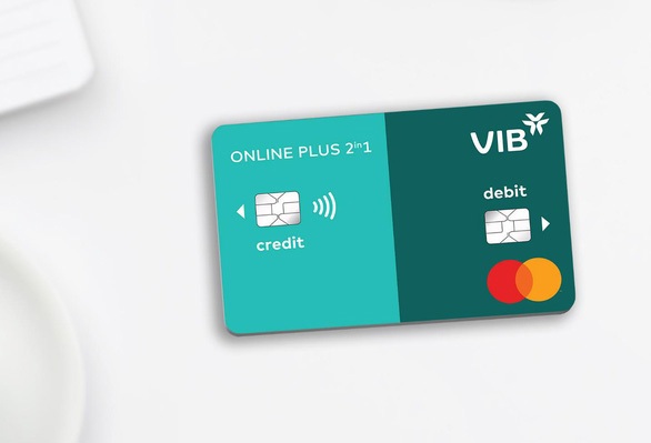 Thẻ Online Plus 2in1 của VIB tích hợp hai thẻ tín dụng và thanh toán trên cùng một th. Ảnh VIB