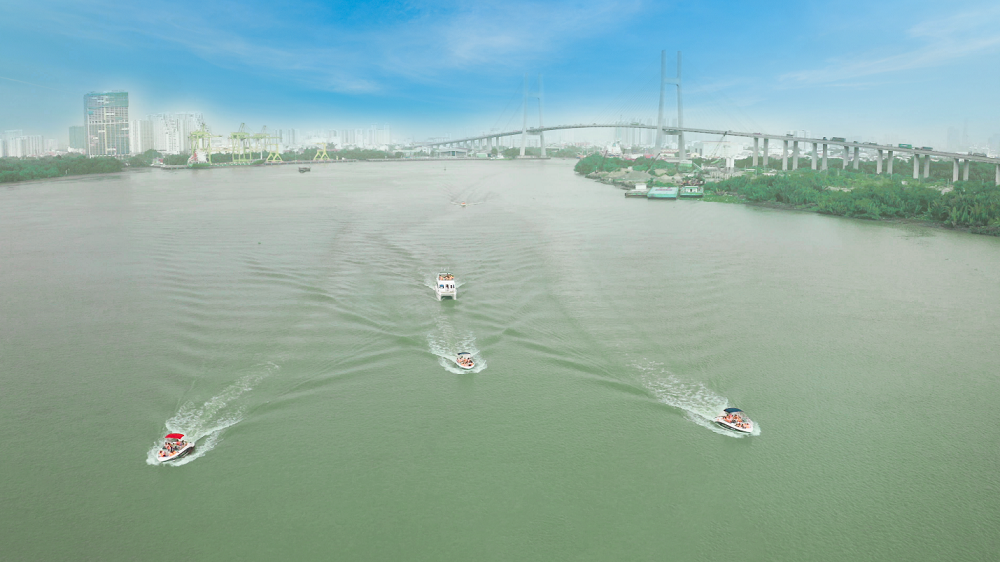 Tour trải nghiệm đường sông thưởng lãm Aqua City thu hút nhiều nhà đầu tư. Ảnh: NVL