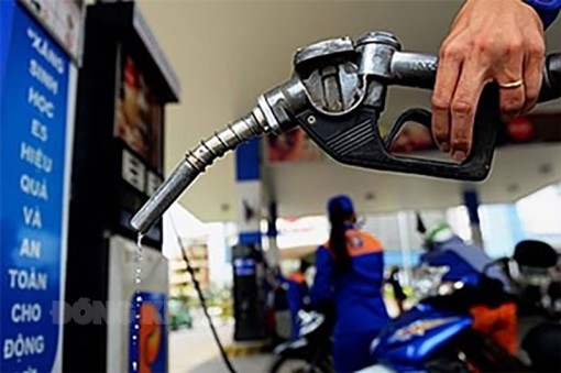 Xử phạt 6 trường hợp kinh doanh xăng dầu không đúng quy định. Ảnh: Thu Huyền
