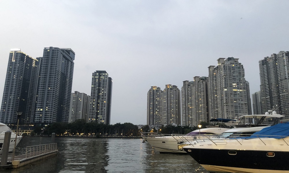 Lĩnh vực bất động sản đầu tư vào TP. Hồ Chí Minh với 5 dự án, vốn đạt 125,8 triệu USD (chiếm 34,9%). Ảnh Thanh Sơn