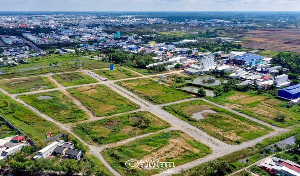 Trên 10 năm thực hiện, đến nay, Dự án Nhà ở xã hội cho người thu nhập thấp tại xã Lý Văn Lâm (TP. Cà Mau) vẫn chưa được triển khai xây dựng. Ảnh: TN