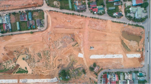 Hình ảnh thi công thực tế dự án Vincom Shophouse Royal Park tháng 5/2022. Ảnh: VHM