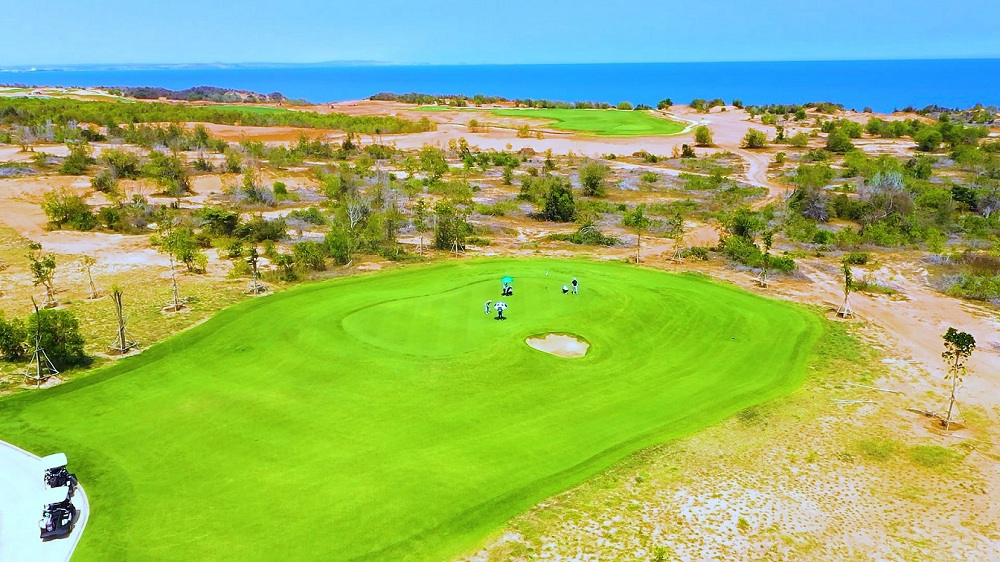 Chủ nhân PGA Golf Villas có thể xem trực tiếp những giải đấu đẳng cấp tại cụm sân golf PGA độc quyền 36 hố. Ảnh sân PGA Ocean tại NovaWorld Phan Thiet. Anh: Khánh Linh