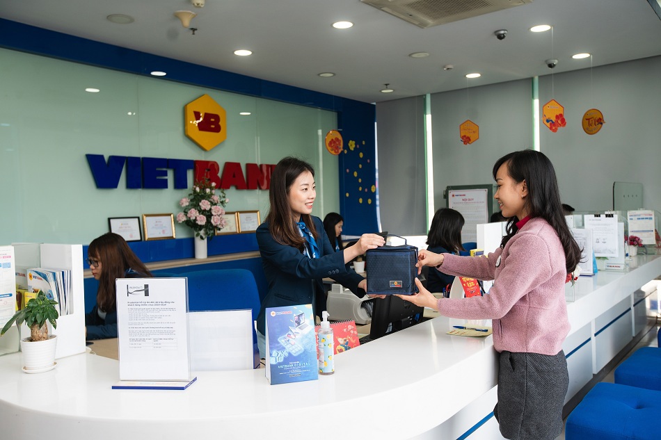 Hưởng ứng “Ngày không tiền mặt” Vietbank dành ưu đãi lớn cho khách hàng. Ảnh VB