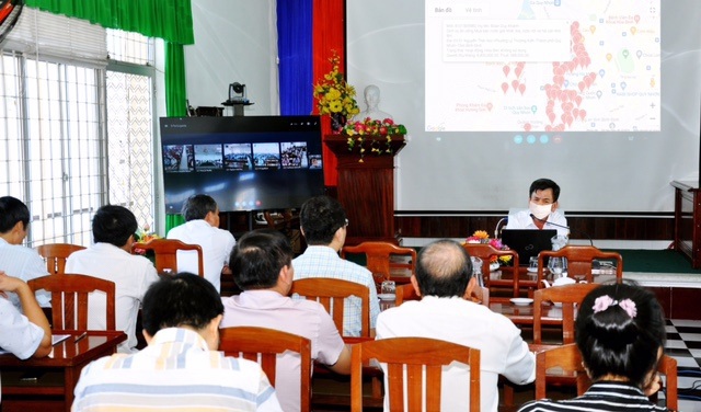 Cục Thuế Bình Định tập huấn triển khai ứng dụng Bản đồ số hộ kinh doanh. Ảnh Hoài Đức