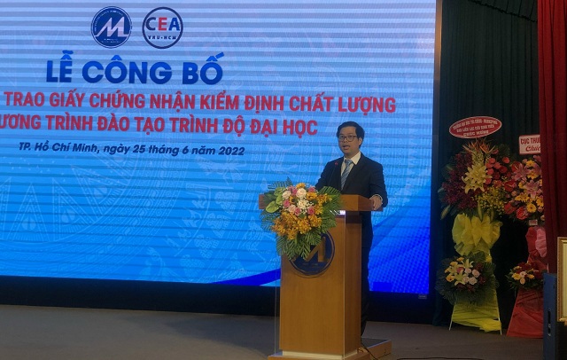 PGS.;TS. Phạm Tiến Đạt - Hiệu trưởng Trường Đại học Tài chính - Maketing phát biểu tại buổi lễ. Ảnh: TS