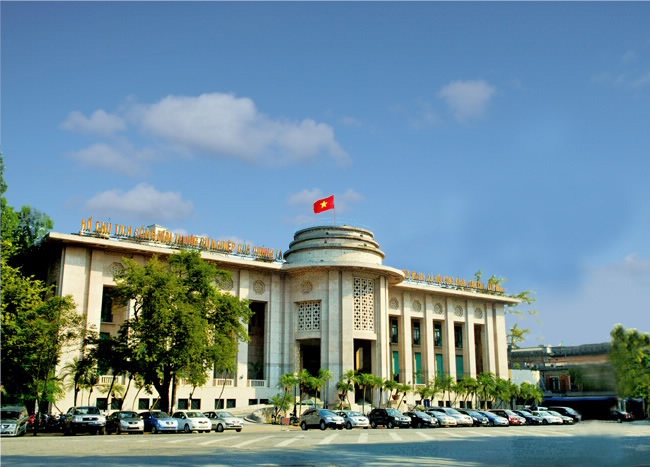 Để tránh việc nhân viên ngân hàng ép mua bảo hiểm khi vay vốn, NHNN Việt Nam đã có nhiều văn bản chỉ đạo chấn chỉnh đối với vấn đề này. Ảnh intenet