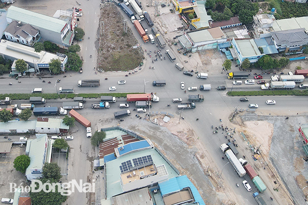 Đường vành đai 3 hiện mới chỉ có đoạn Tân Vạn - Bình Chuẩn dài 16,3km được tỉnh Bình Dương đầu tư xây dựng hoàn thành và đưa vào khai thác. Ảnh: P.Tùng