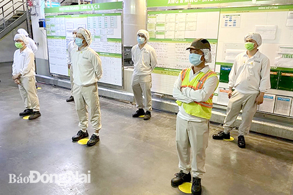 ông ty TNHH Nestlé Việt Nam tổ chức “3 tại chỗ” cho người lao động tại Nhà máy Nestlé Đồng Nai (TP.Biên Hòa). Ảnh: H. Giang